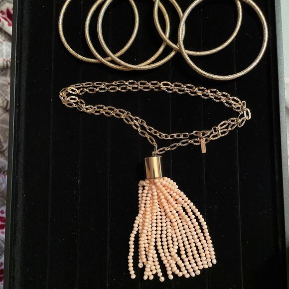 Sugar Fix Goldstone Necklace With Beaded Peach Tassel and  5 Unbranded Bangles - Picture 2 of 10
